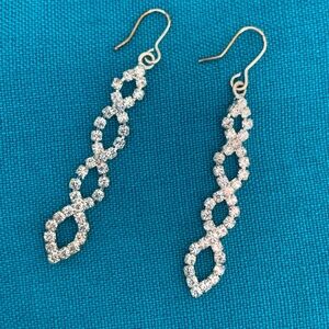 Rhinestone Drop Earrings add sparkle to you evenings 💎